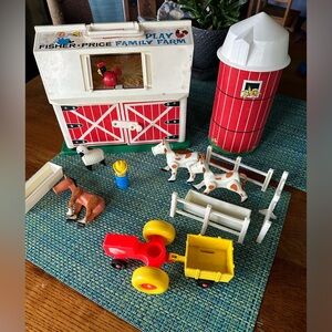 Vintage Fisher Price Play Family Farm #915, 1967 NY